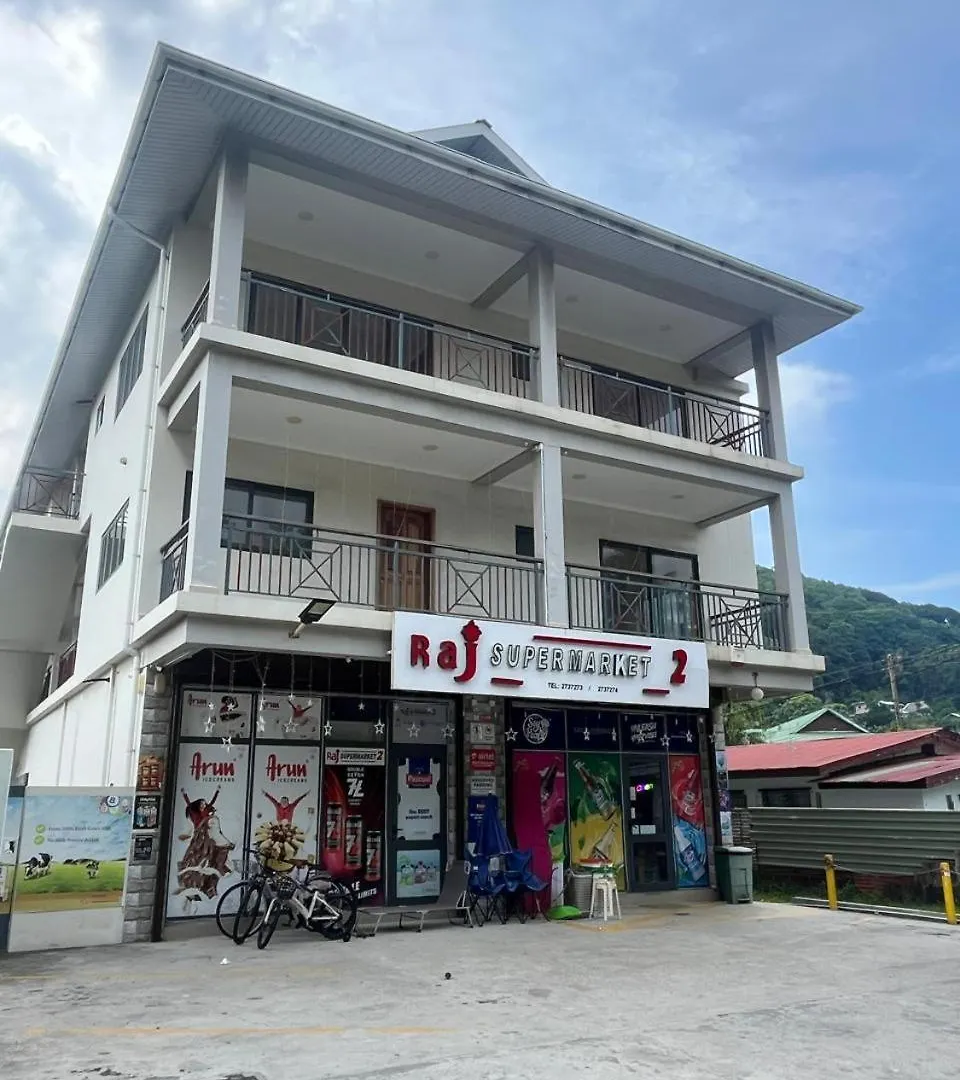 Le Chateau Bleu Anse aux Pins 3*,