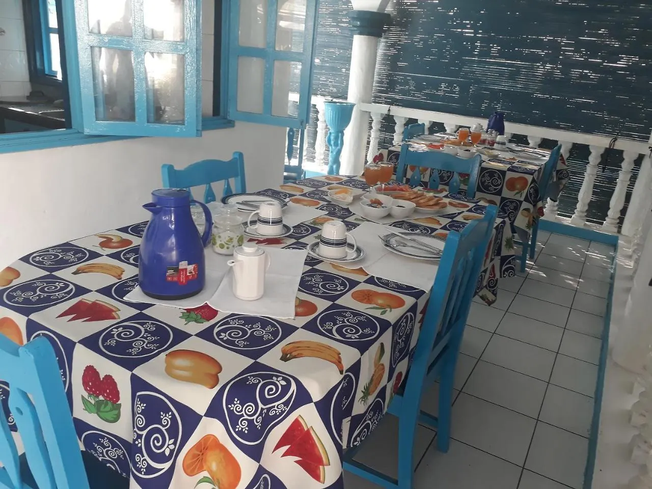 Le Chateau Bleu Anse aux Pins Guest house