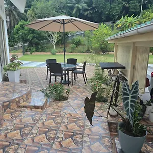 Loversnest Self Catering Гостевой дом